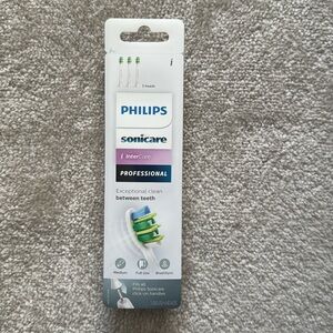 Philips Sonicare Professional replacements brush heads. 3 heads.